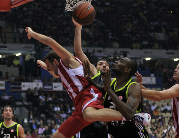 足球英超历史第2000场比赛达成（英超迎来历史第2000场比赛）