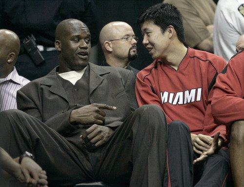 记者：佛罗伦萨球员不满基恩500万高薪，后者态度也存在问题（记者称佛罗伦萨队内对基恩500万年薪不满，其职业态度亦遭质疑）