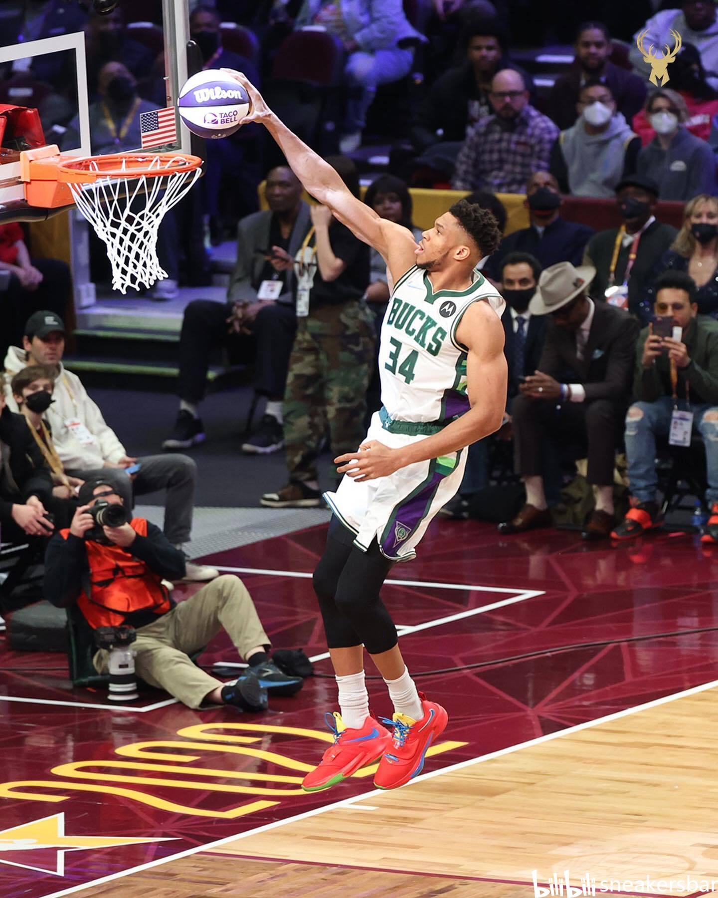 西甲：皇马客场2-2战平比利亚雷亚尔（西甲：皇马做客与比利亚雷亚尔2-2握手言和）