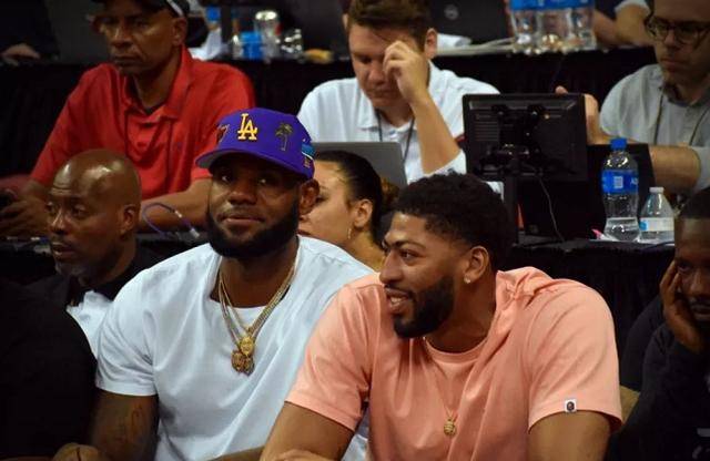 骑士全队首节手感不佳，投篮仅25投8中&已落后老鹰10分（骑士首节手感冰冷：25投仅中8球，已落后老鹰10分）