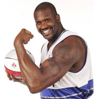 英超受大雪影响多场比赛延期（暴雪致英超多场比赛推迟）