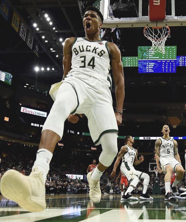 伊涅斯塔：佩德里有很大进步空间；世界杯绝杀瞬间仿佛在昨天（伊涅斯塔：佩德里仍有巨大提升空间；那次世界杯绝杀恍如昨日）