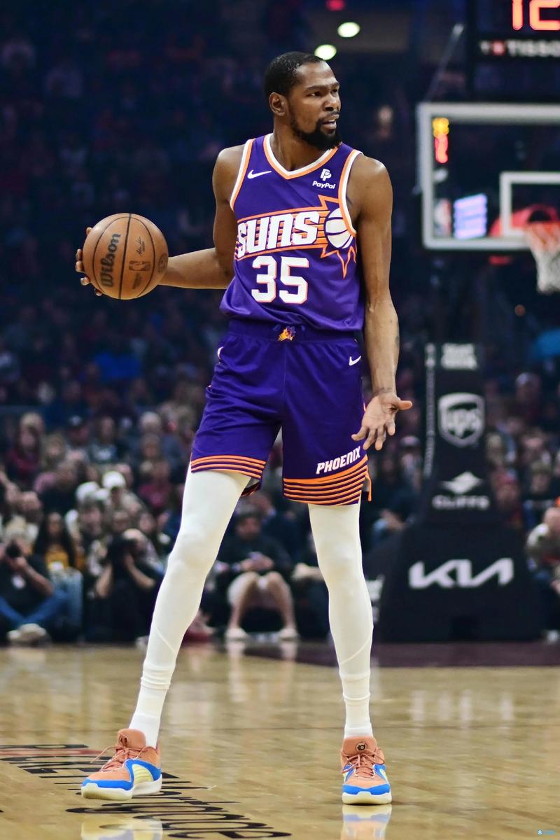 仅次于拉莫斯和魔笛，佩里西奇是欧冠打入点球第三年长的球员（佩里西奇位列拉莫斯、魔笛之后，成欧冠点球破门第三年长球员）